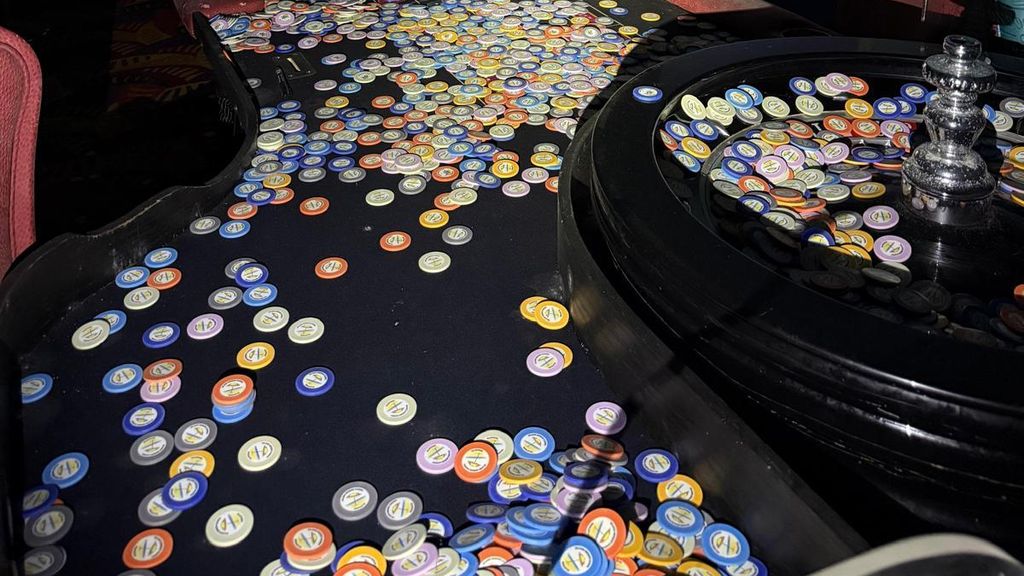Hause Tv en un Casino abandonado en Estados Unidos-