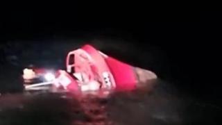 Dos tripulantes rescatados tras hundirse parcialmente un pesquero frente a Baiona (Pontevedra)