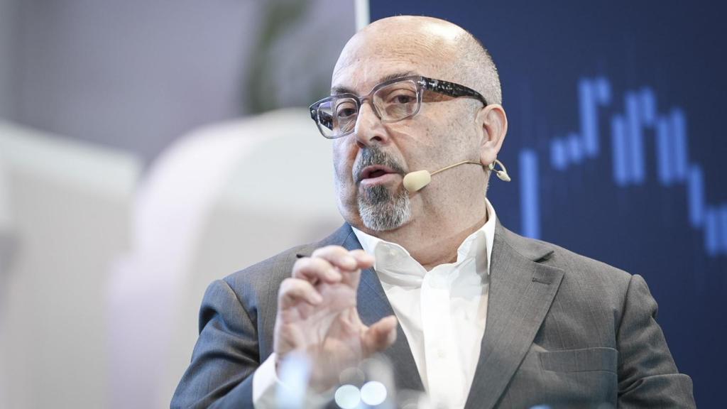 Pedro Orbe, director general comercial de DKV Seguros, durante su intervención en la conversación a dos bajo el título 'Los seguros de salud'; en la segunda jornada del I Observatorio del Sector Asegurador.