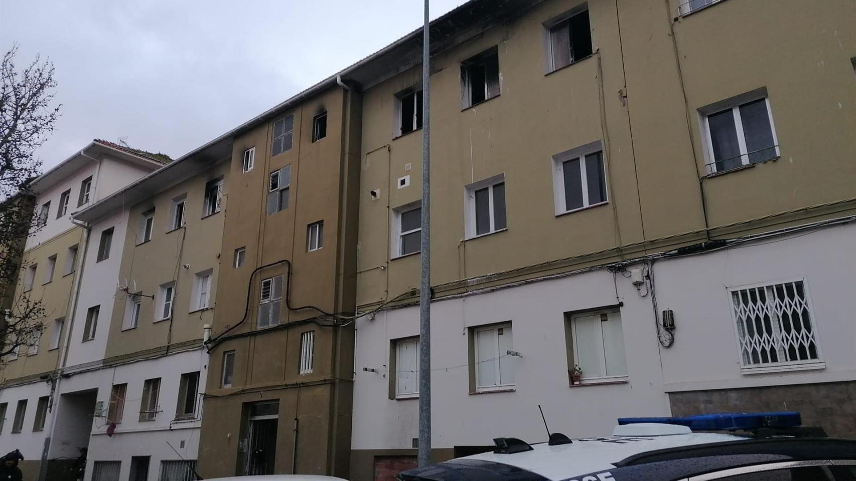Edificio de Ferrol donde se produjo el incendio este jueves.