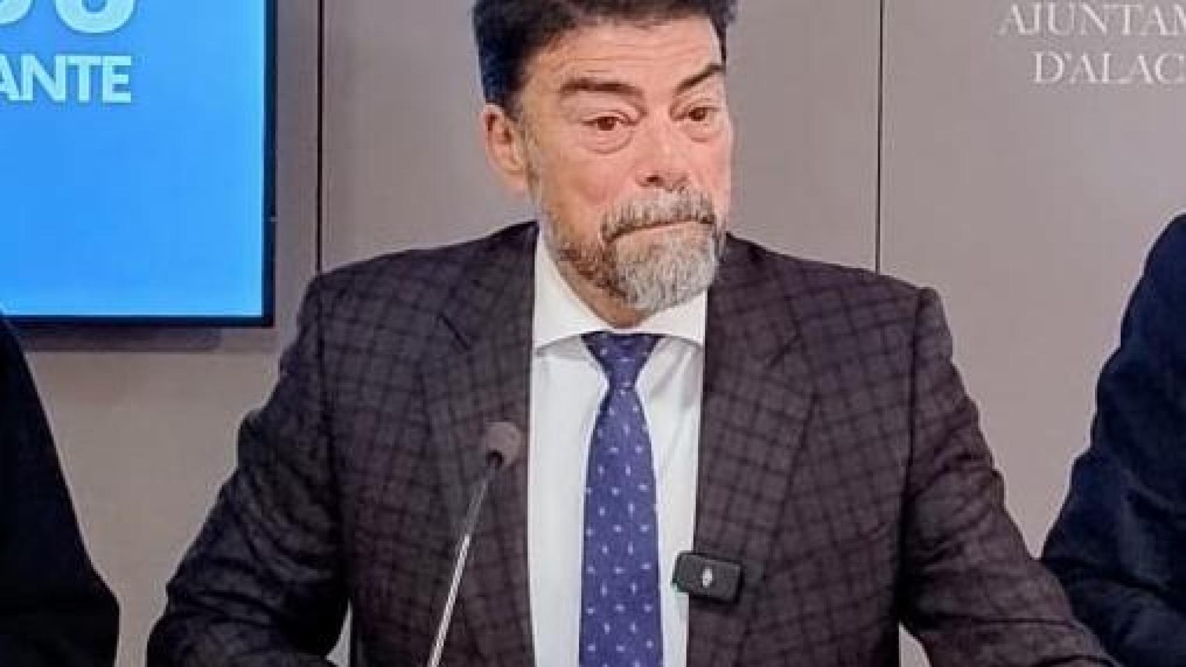 El alcalde de Alicante, Luis Barcala, en una comparecencia esta misma semana.