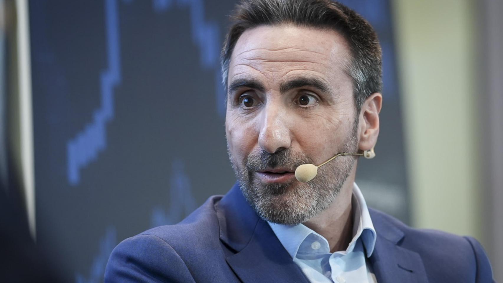 Álvaro Urrutia, director general de la Asociación de la Mediación Aseguradora de Entidades Financieras (AMAEF), durante su intervención en la conversación a dos bajo el título 'Los grandes retos en la mediación de seguros'; en la clausura del I Observatorio del Sector Asegurador.