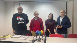 Carlos Gutiérrez, a la izquierda, junto al resto de representantes de la plataforma 'No al hotel de la Cava' en la rueda de prensa de presentación del colectivo en 2023.