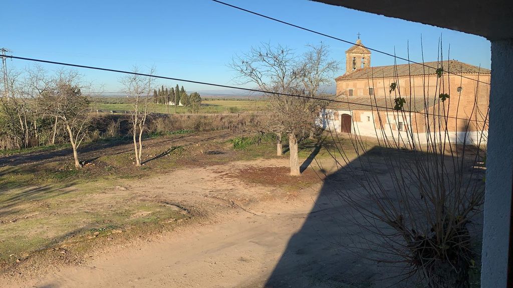 Una de las calles de Illán de Vacas.