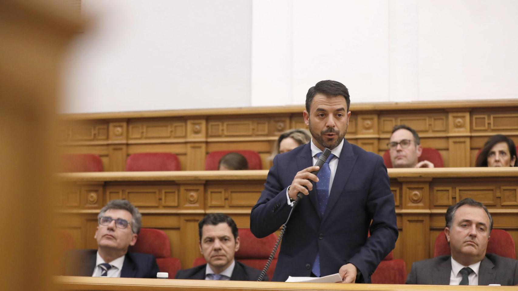Iván Sánchez (Vox) durante la pregunta en la que se produjo el encontronazo.