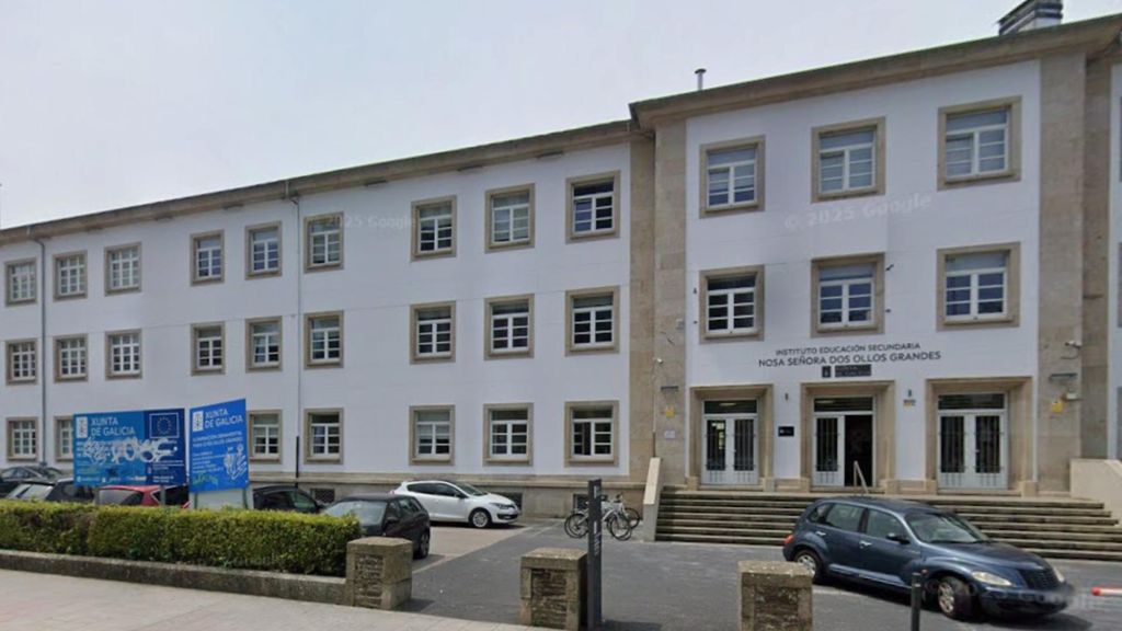 Entrada del IES Nosa Señora dos Ollos Grandes, en Lugo