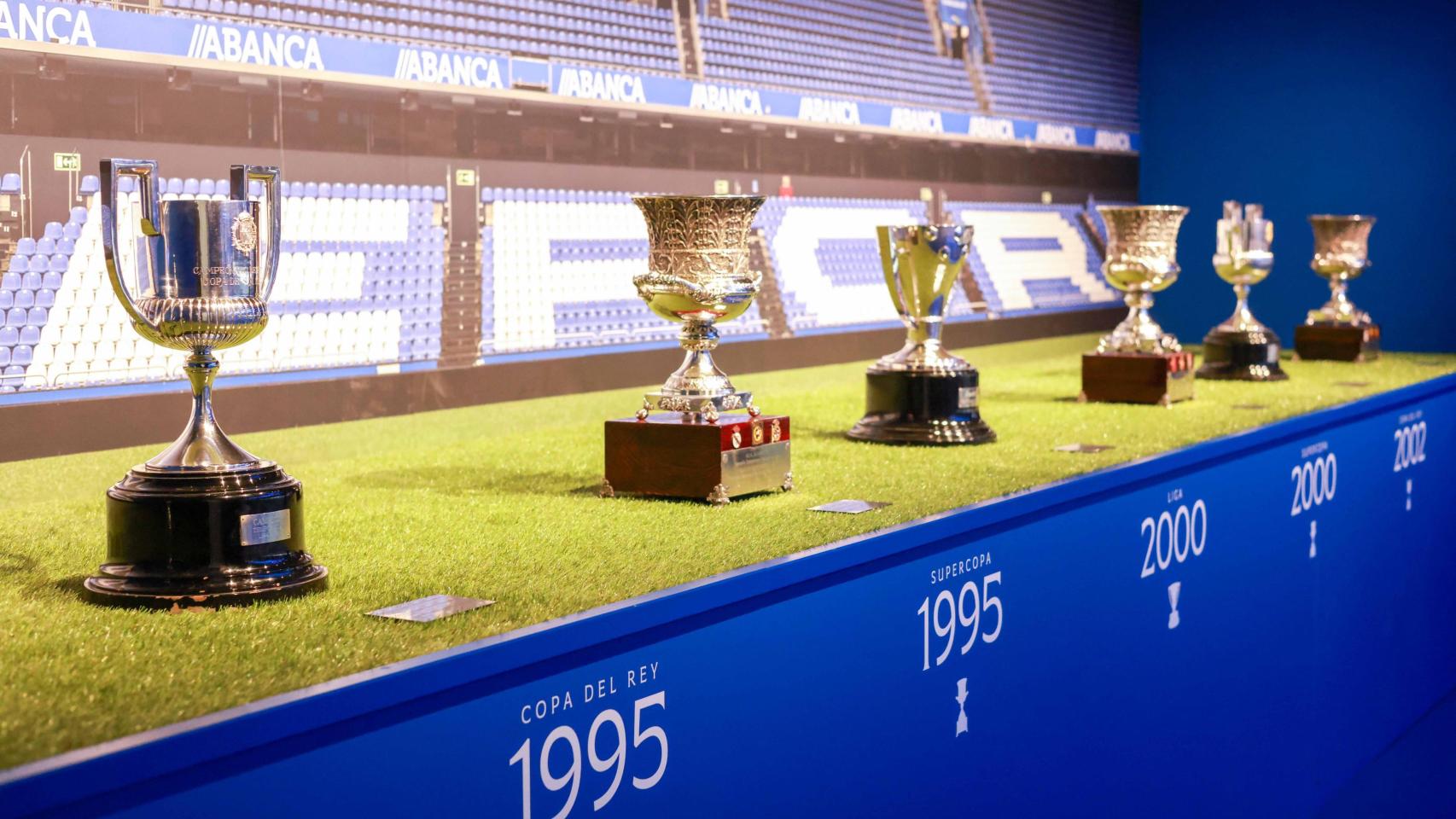 Imagen de los trofeos compartida por el club en su comunicación.