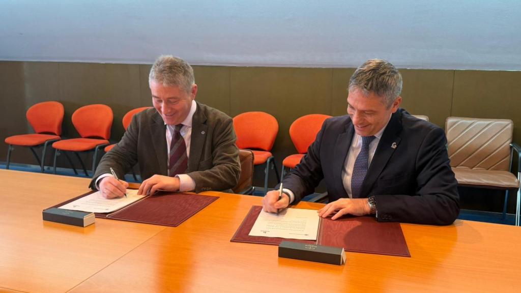 Instante de la firma del acuerdo.