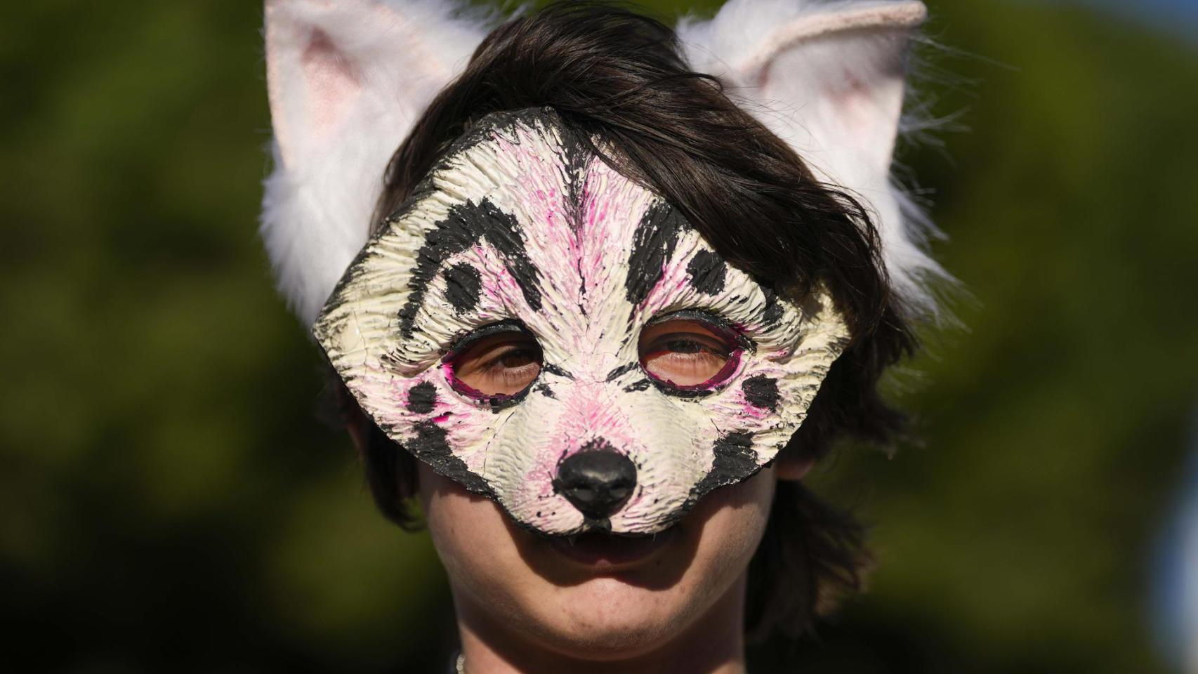 Fin (nombre ficticio), un joven de 17 años de Sant Feliu de Llobregat (Barcelona), que se identifica con un lobo gris albino.