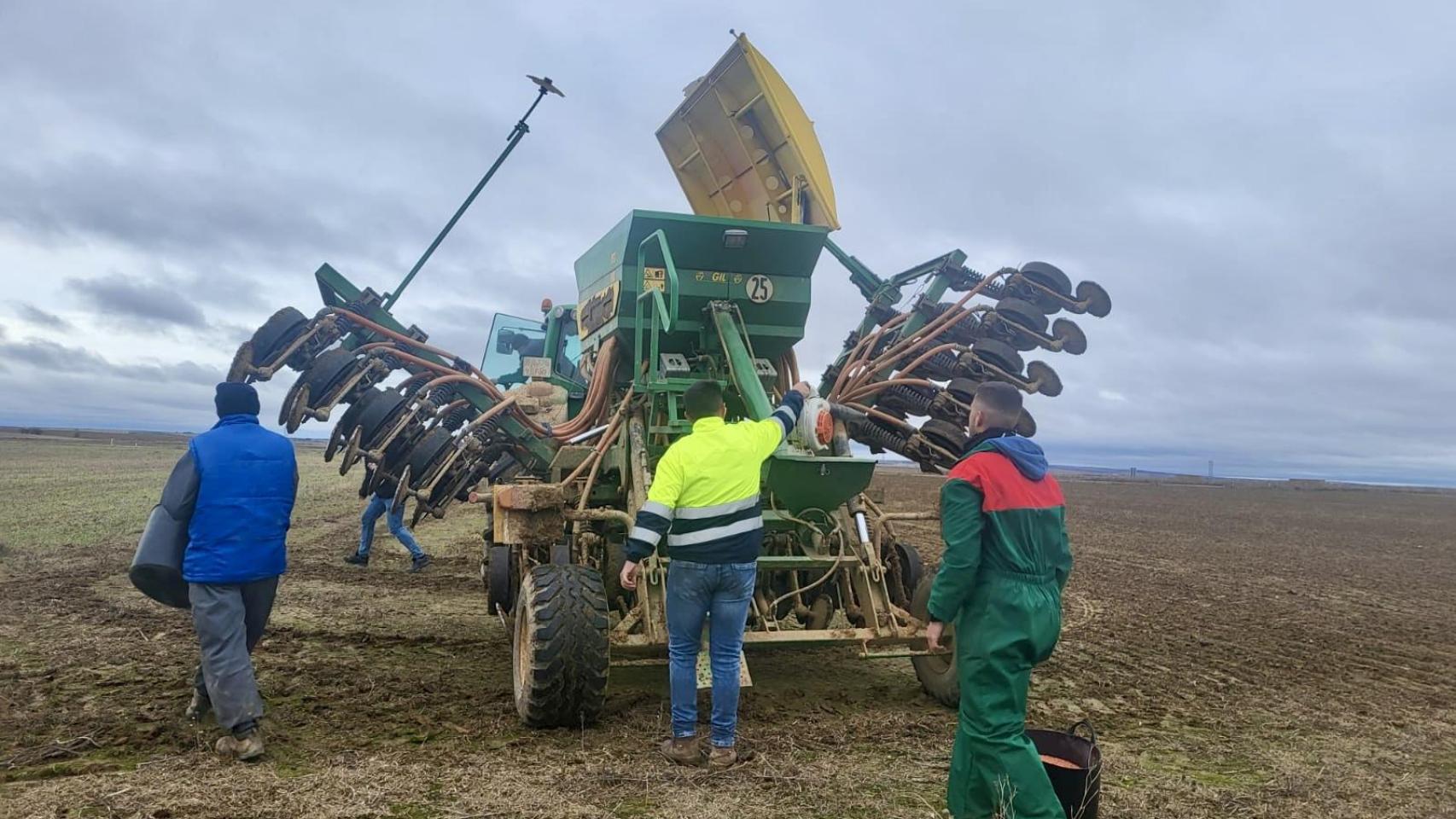 Agricultores en Villamayor de Campos (Zamora)