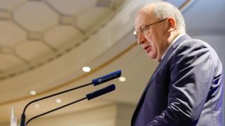 Kubilius alerta de una EuEl comisario europeo de Defensa y Espacio, Andrius Kubilius, protagoniza un desayuno informativo organizado por el Foro de la Nueva Defensa y el Espacio.ropa de “27 ejércitos bonsái” y reclama gastar “más y juntos”