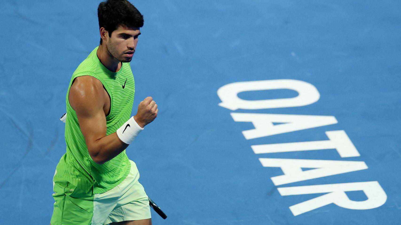 Carlos Alcaraz celebra un juego en el partido de semifinales ante Rublev.