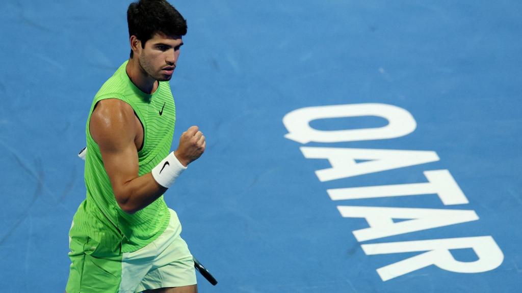 Carlos Alcaraz celebra un juego en el partido de semifinales ante Rublev.