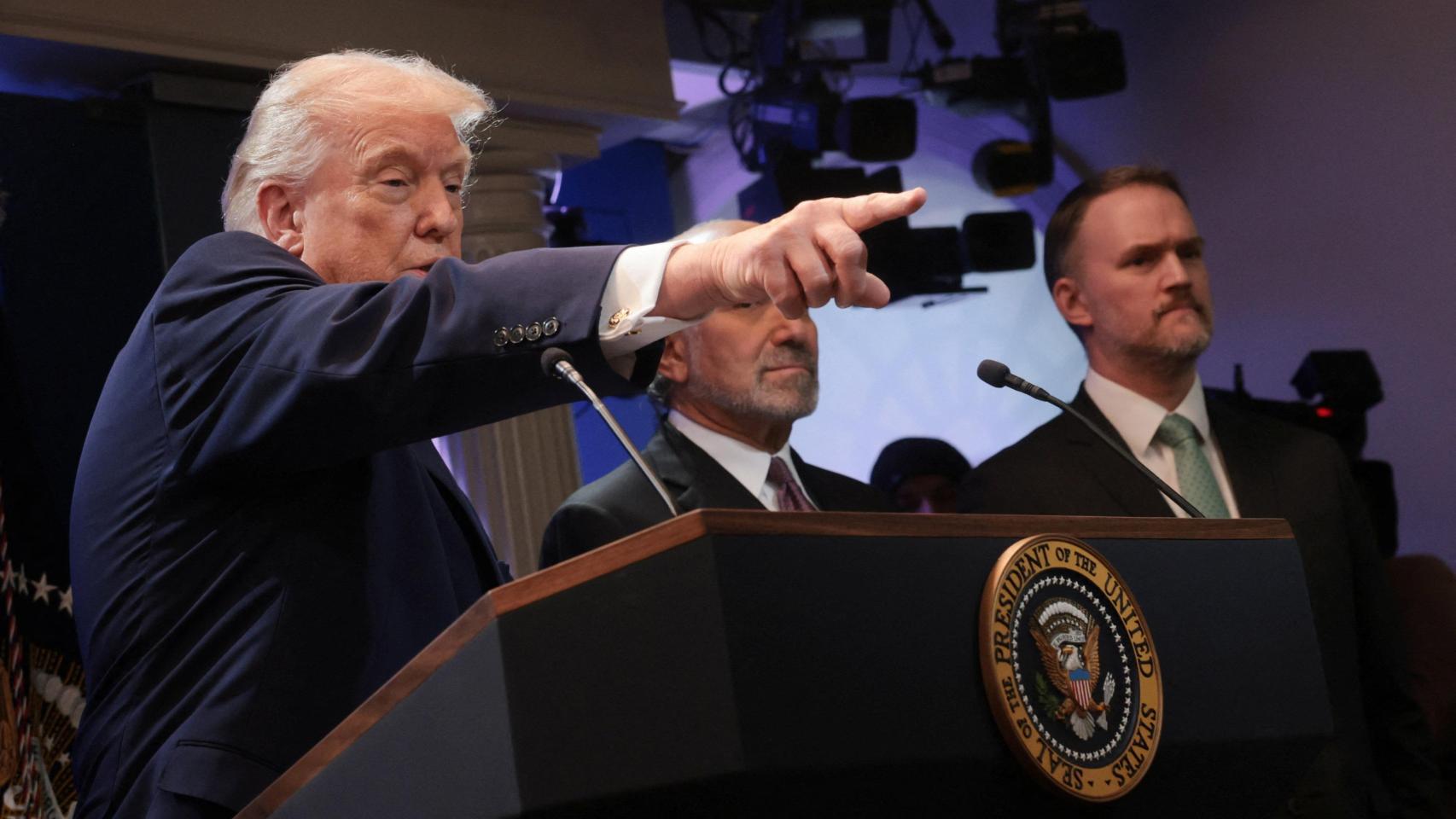 El presidente de Estados Unidos, Donald Trump, durante la rueda de prensa de este viernes  en la Casa Blanca tras el fallo del Supremo que tumbó la mayor parte de sus aranceles.