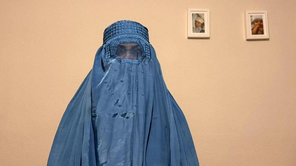 Khadija con el burka puesto