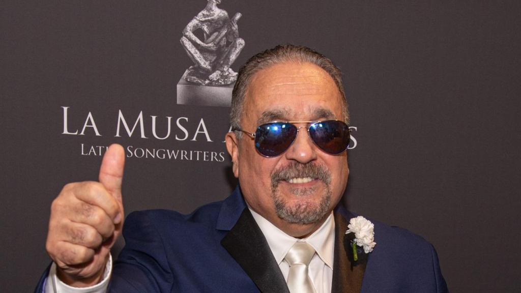El cantautor y trombonista Willie Colón en la alfombra de La Musa Awards 2019.