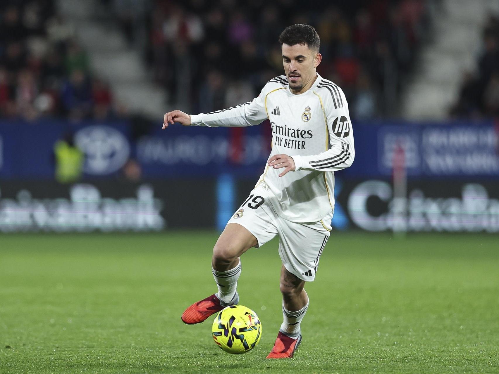 Dani Ceballos conduce el balón durante el partido ante Osasuna.