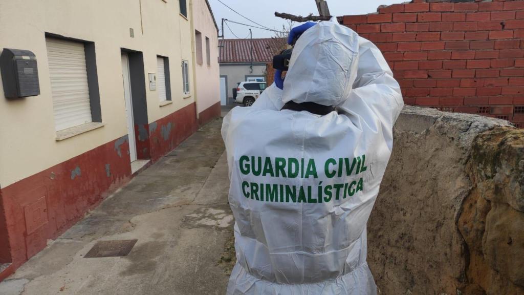 El servicio de Criminalística de la Guardia Civil, en el lugar de los hechos