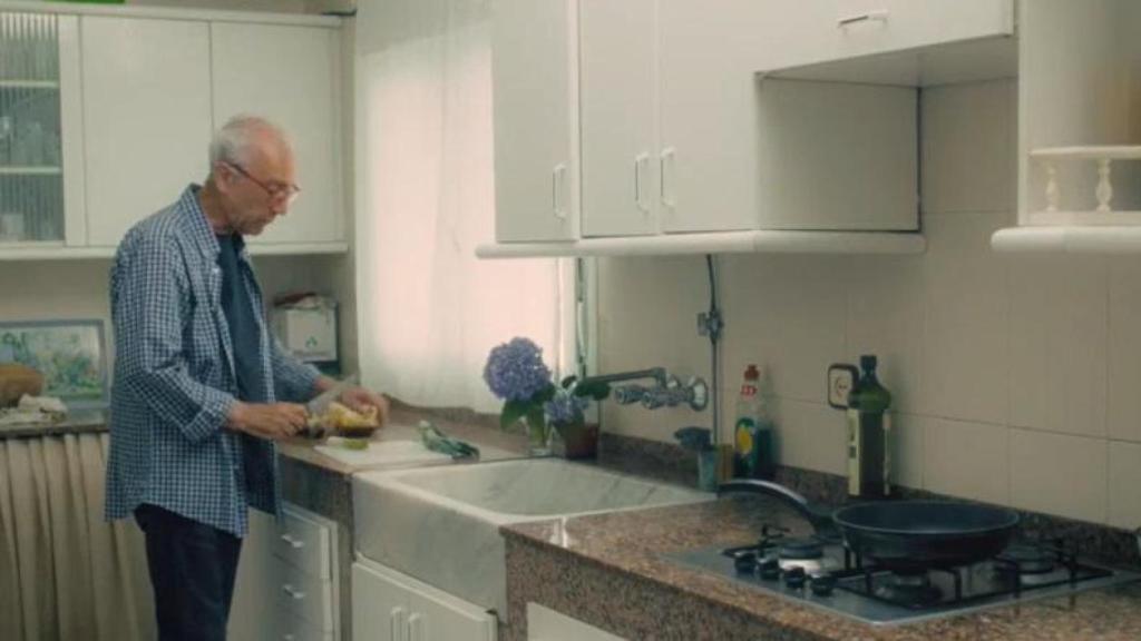 Juan José Millás, en su casa de Asturias.