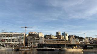 Vigo cambia el paraguas por las gafas de sol por tercer día consecutivo