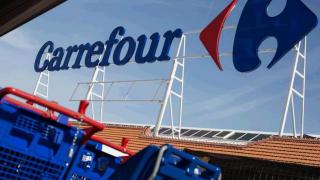 Fachada Carrefour.