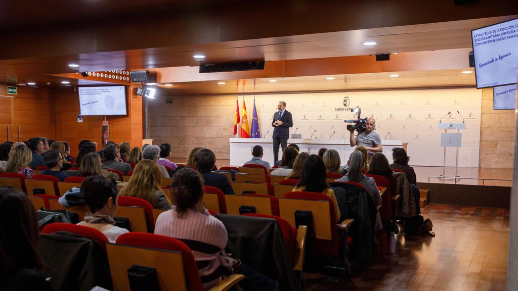 Inauguración de la jornada de presentación de la Estrategia Sanitaria y Sociosanitaria de Enfermedades Raras.