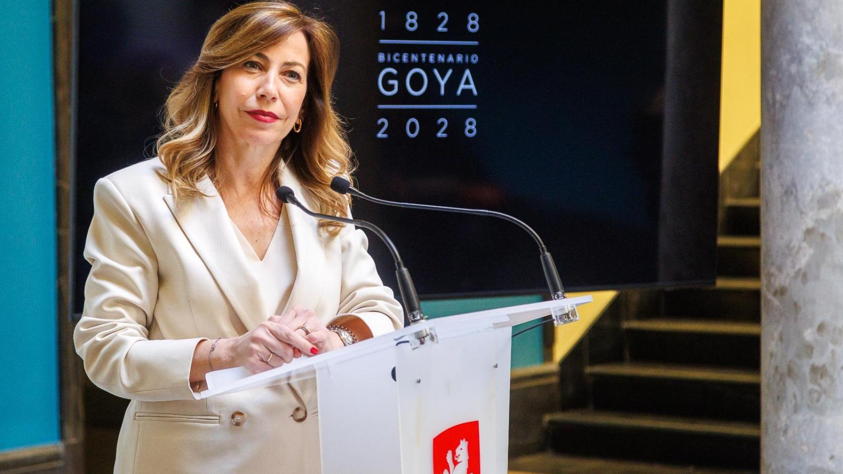 La alcaldesa de Zaragoza, Natalia Chueca, durante la rueda de prensa