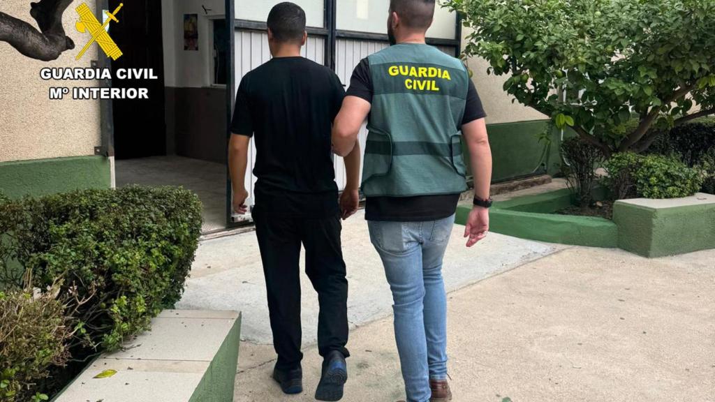 Uno de los jóvenes detenidos en la operación.