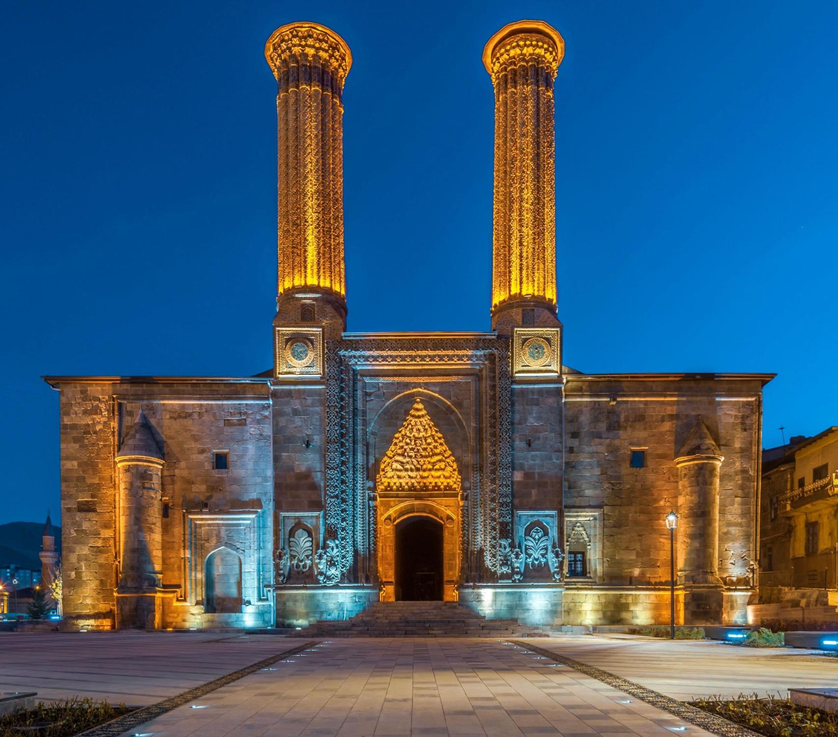 La Madrasa de Çifte Minareli.