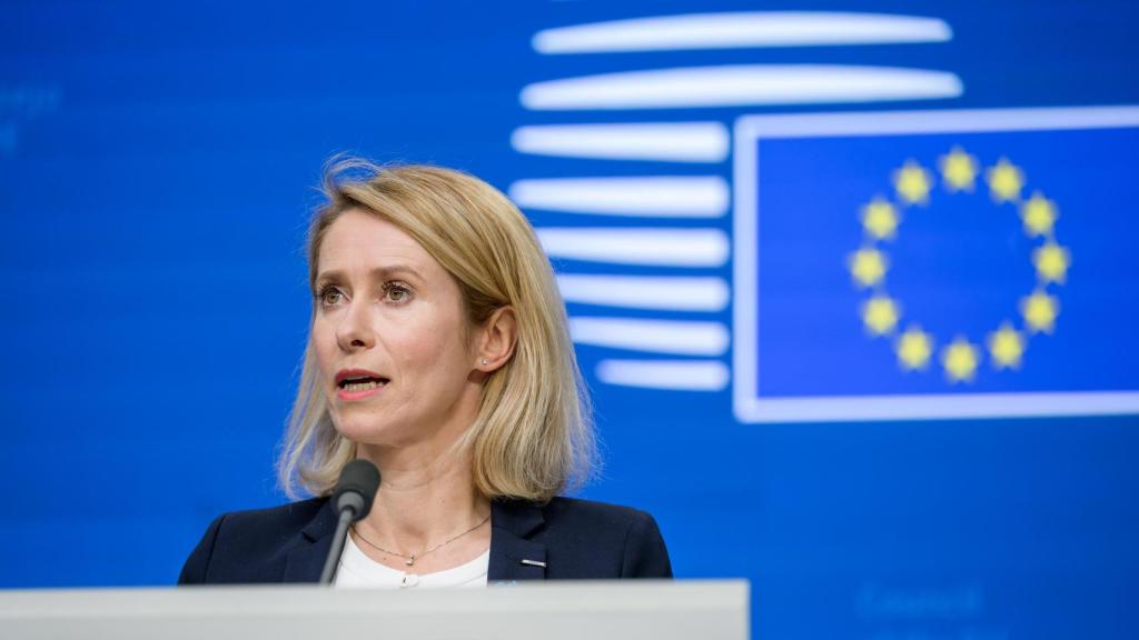 La jefa de la diplomacia europea, Kaja Kallas, durante la rueda de prensa de este lunes en Bruselas
