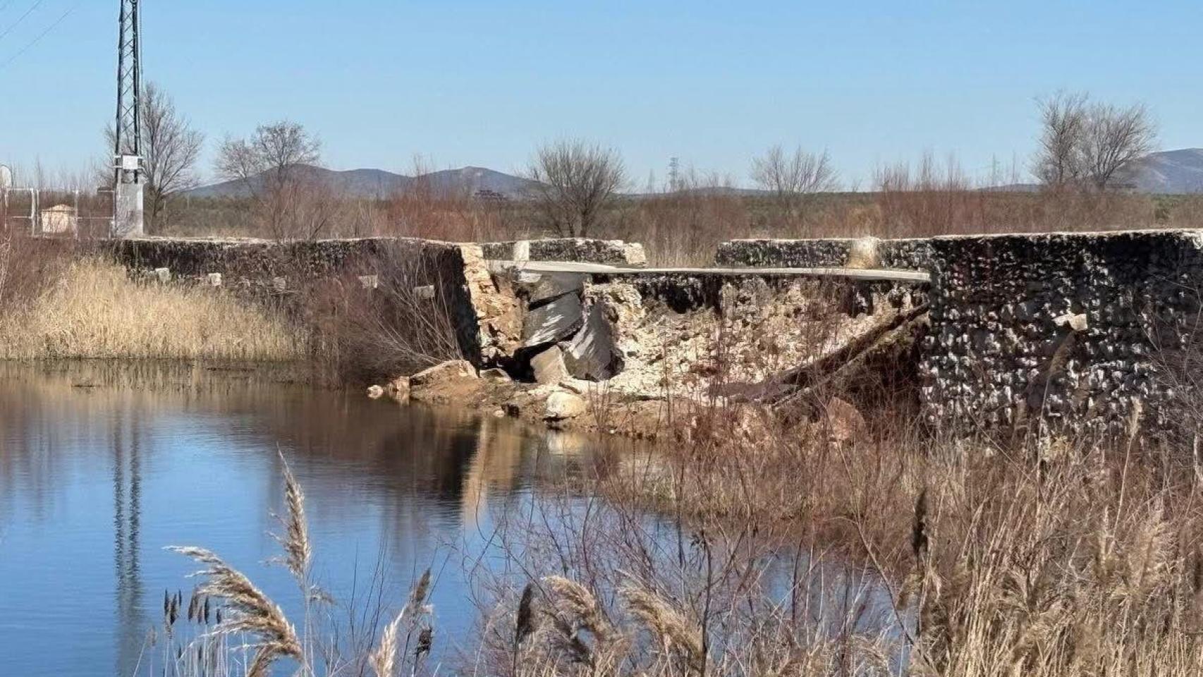 Puente sobre el río Gigüela en Arenas de San Juan (Ciudad Real). Foto: Oppida.