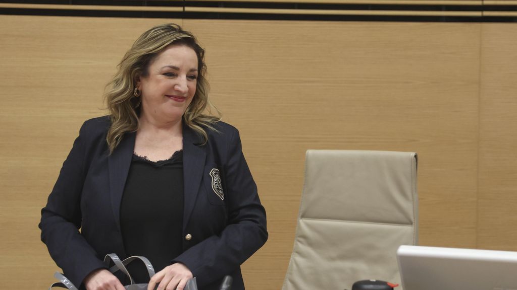 La jefa de Meteorología de À Pùnt Media, Victoria Rosselló, comparece en la Comisión del Congreso de los Diputados sobre la dana. Efe / Víctor Lerena