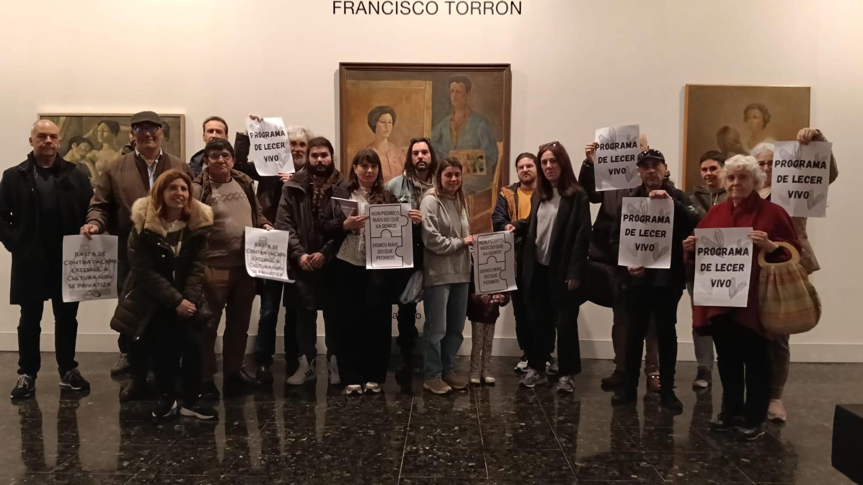 Encierro de las trabajadoras del programa Lecer en el Concello de A Coruña.