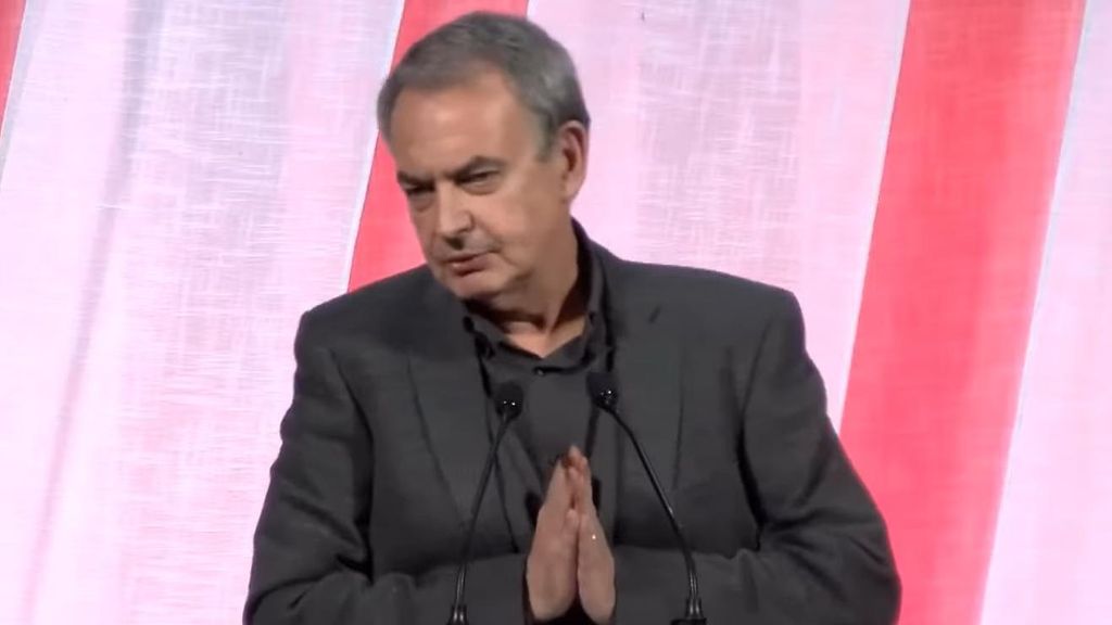 Zapatero, durante su último mitin, el 28 de noviembre, en la pre-campaña de las elecciones extremeñas.