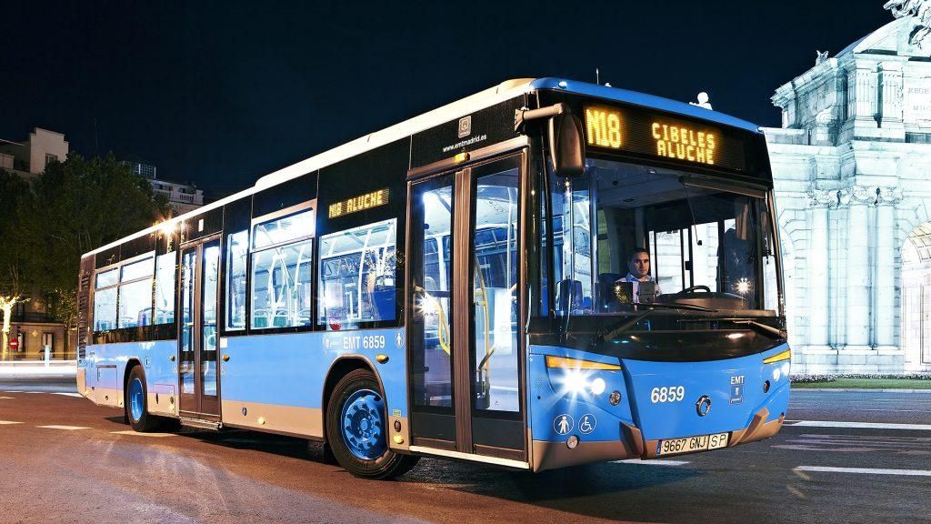 Un bus nocturno de la EMT Madrid.