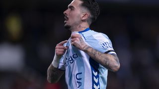 Joaquín celebra su gol en el Málaga CF vs. Albacete Balompié de Segunda División en La Rosaleda.