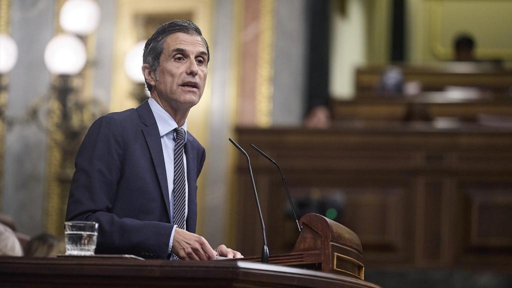 El diputado del PSOE, Javier Rodríguez Palacios, durante una sesión de control al Gobierno, en el Congreso, a 15 de octubre de 2025.