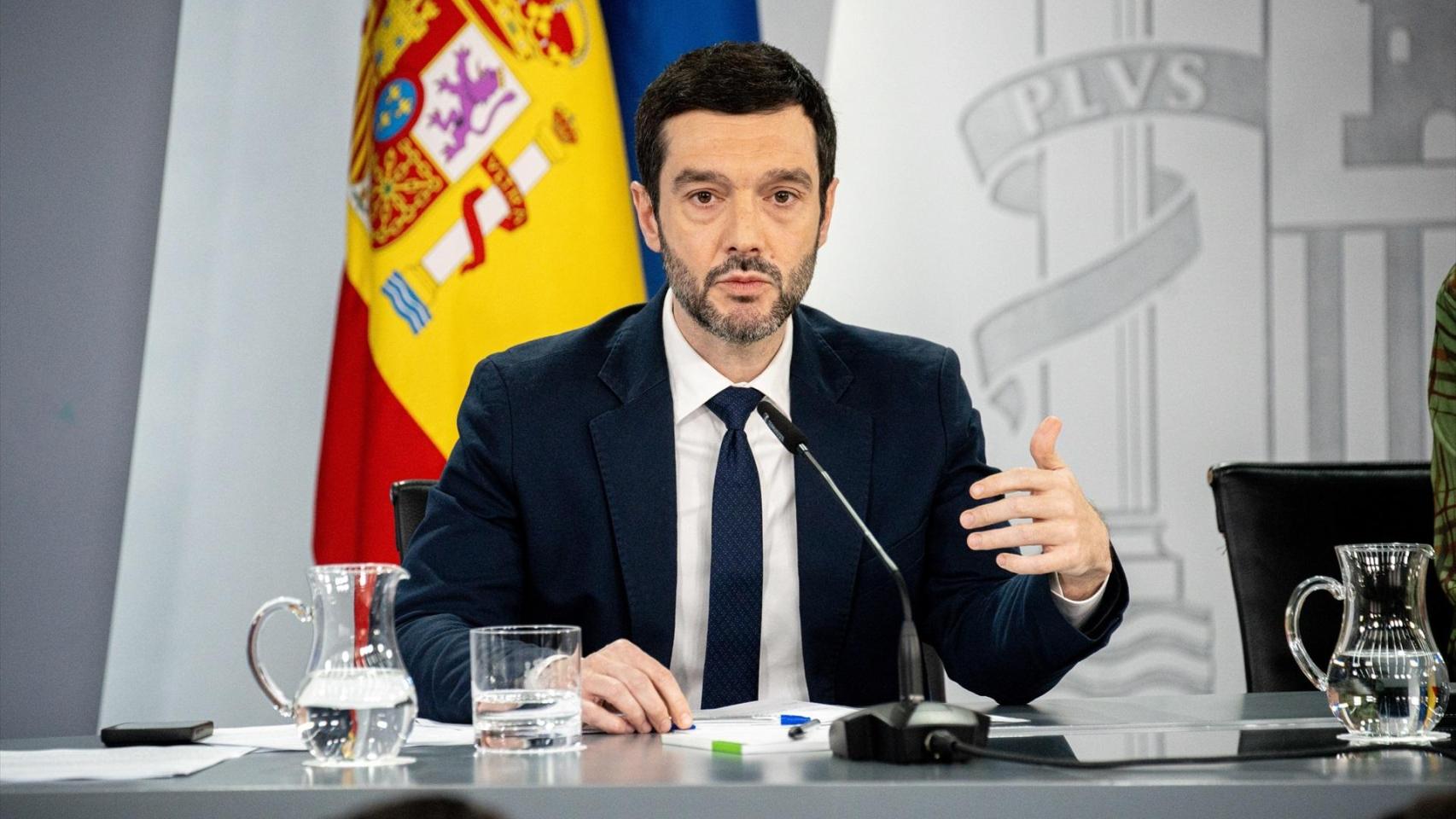 El ministro de Derechos Sociales, Pablo Bustinduy, en Moncloa, tras la reunión del Consejo de Ministros.