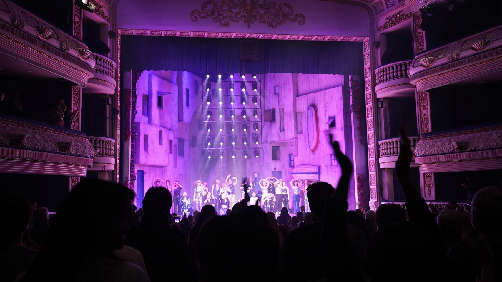 El público en el estreno de 'Mamma Mia!' en Alicante.