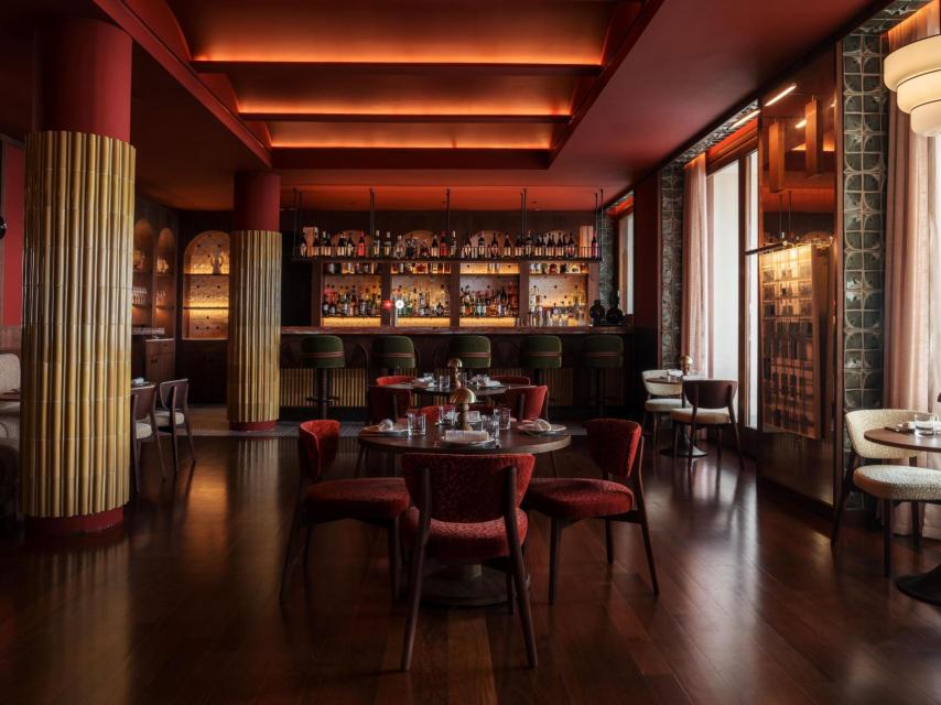 El salón del bar.