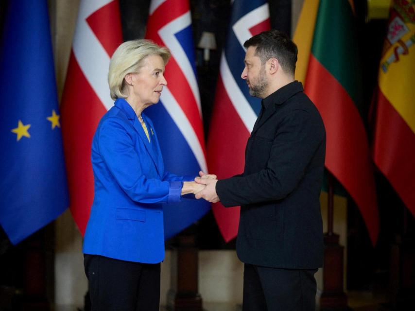 El presidente ucraniano, Volodímir Zelenski, en Kiev con la presidenta de la Comisión Europea, Ursula von der Leyen.