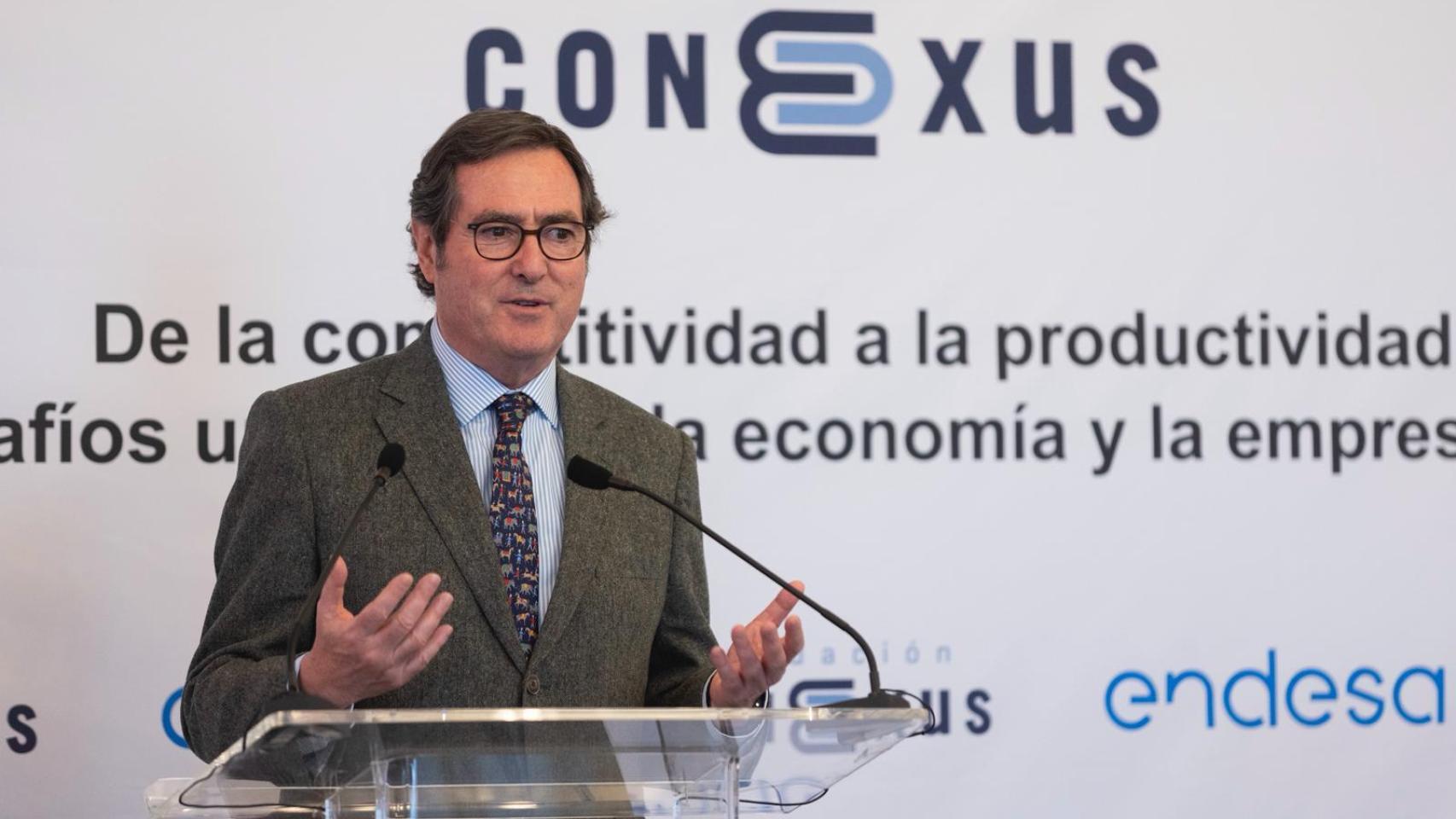 Garamendi (CEOE) critica el ausentismo laboral y que Trabajo quiera que sindicatos dirijan las empresas