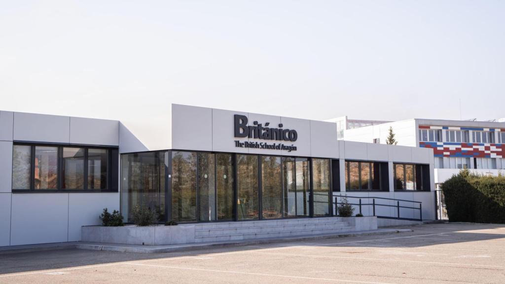 Fachada exterior del Colegio Británico de Aragón.