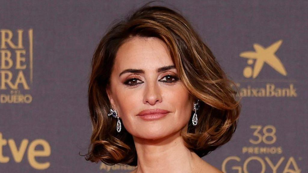 Macarena García y Penélope Cruz en los Premios Goyas.