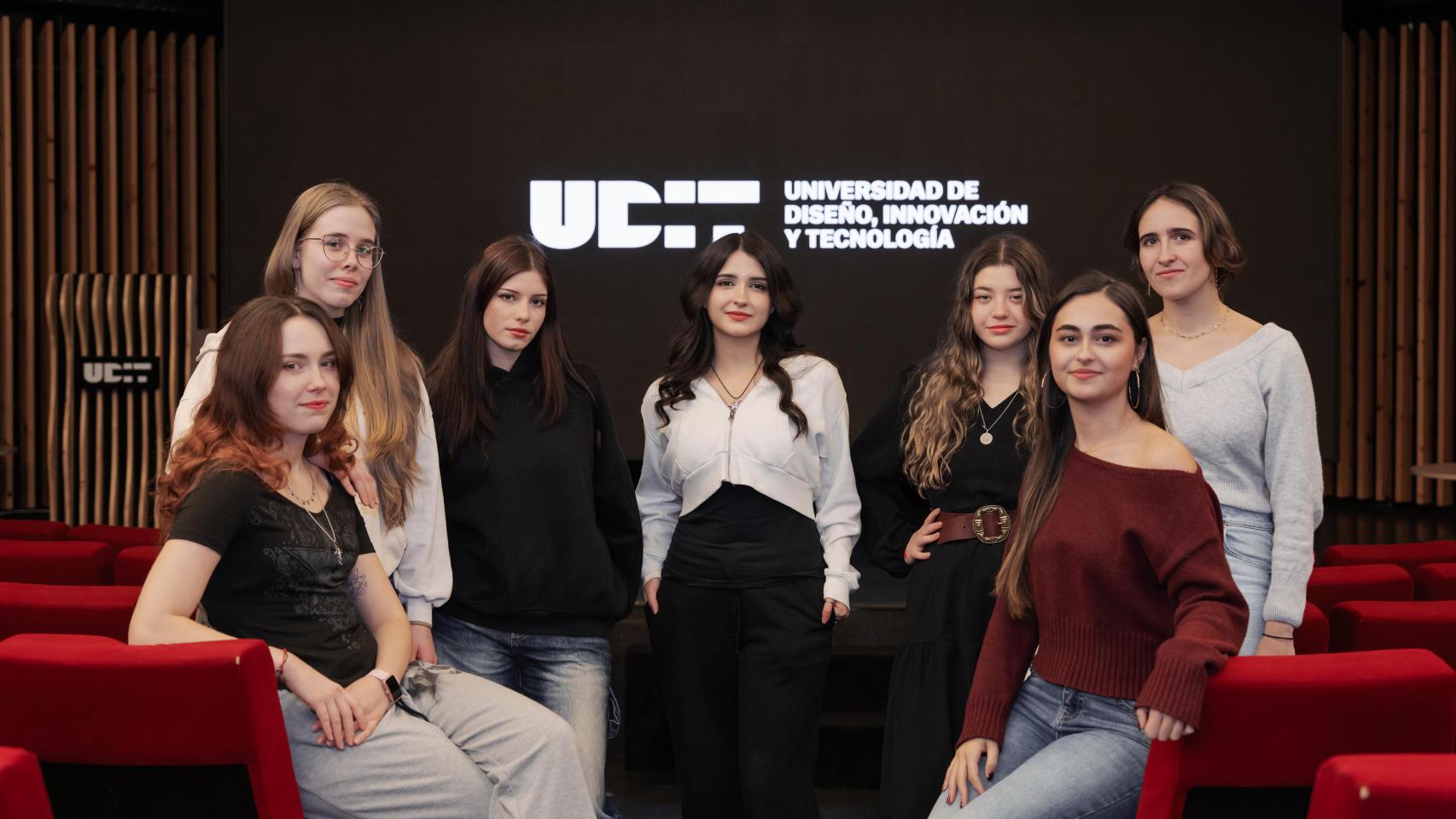 El equipo de Magamers de UDIT, M.I.A., en las instalaciones de la universidad.