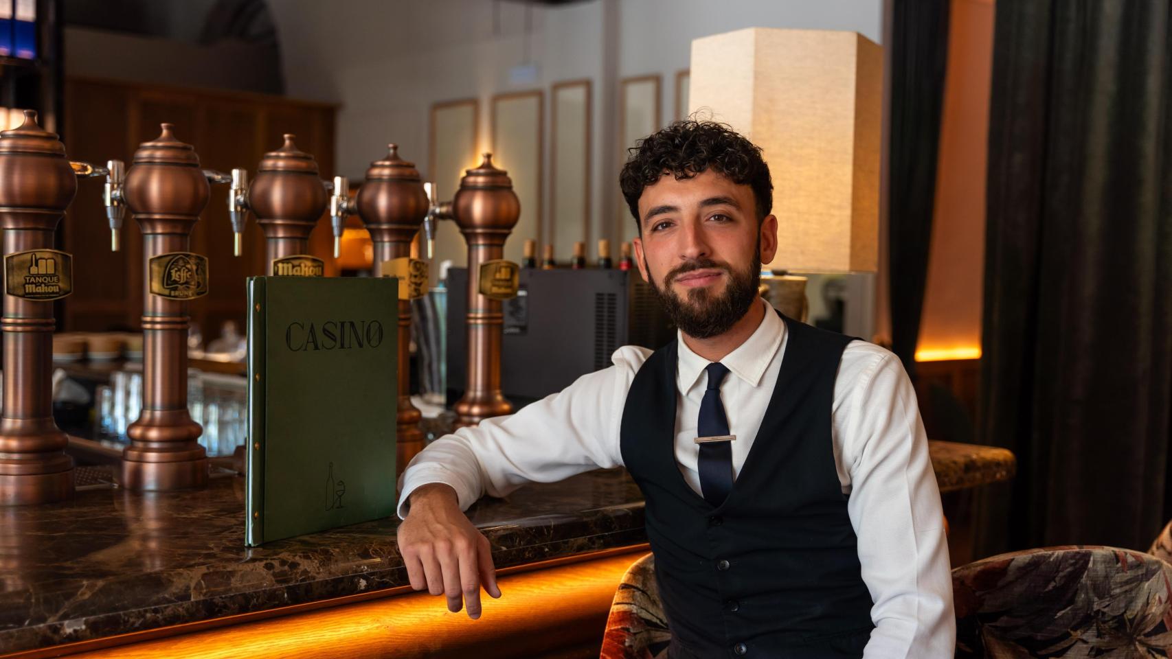 Sergio Adán, sumiller del restaurante Casino de Alcalá