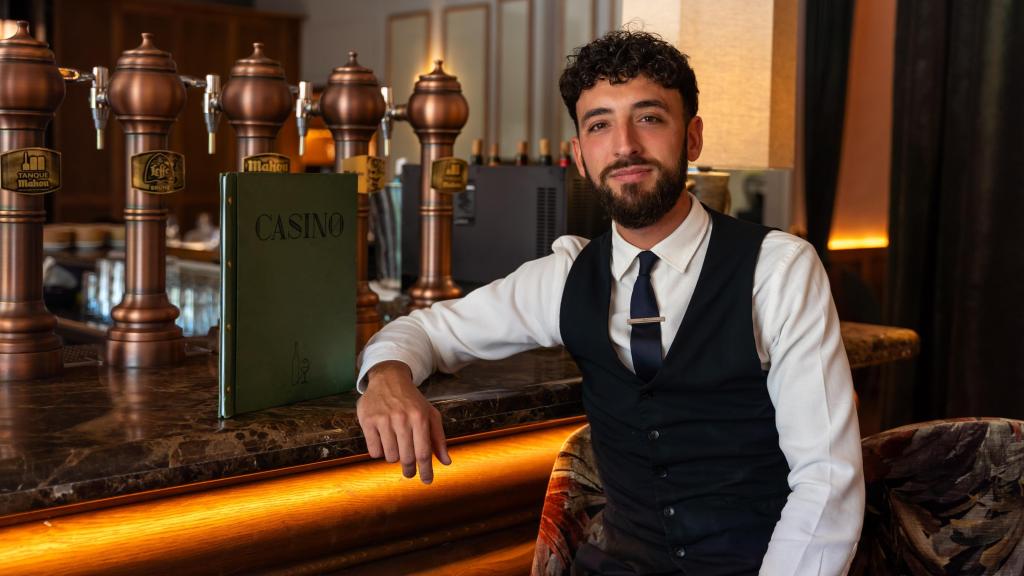 Sergio Adán, sumiller del restaurante Casino de Alcalá