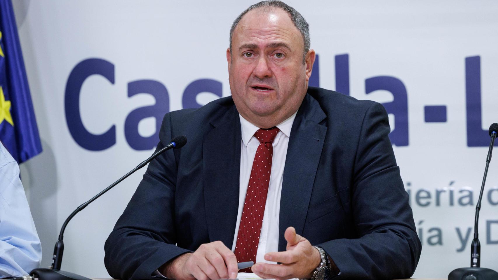 El consejero de Agricultura, Ganadería y Desarrollo Rural de Castilla-La Mancha, Julián Martínez Lizán.