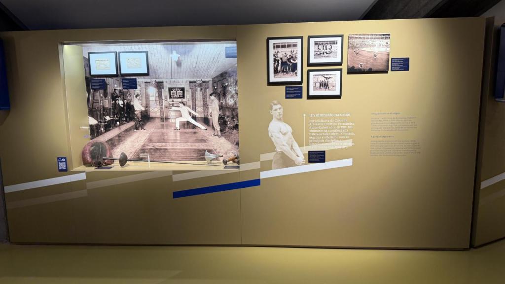 Una de las exposiciones de salón dorado.