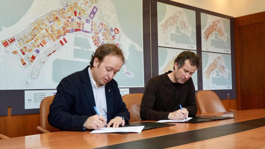 Firma de la adjudicación.